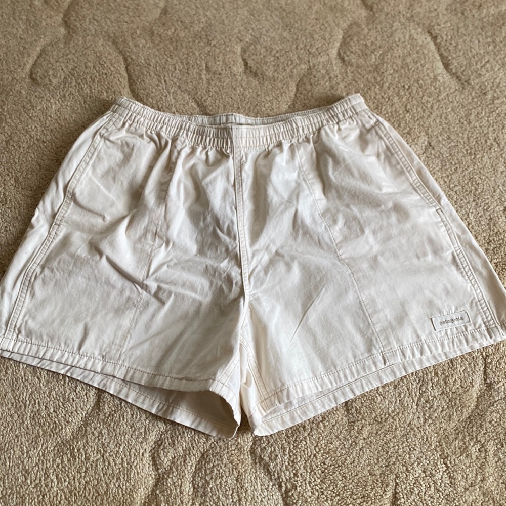 Patagonia women’s size medium color natural style funhoggers shorts